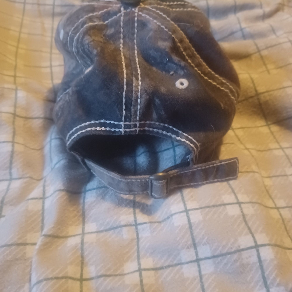 Hat - Picture 3 of 3